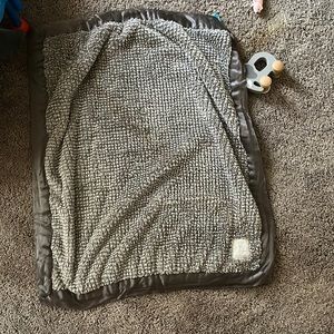 Little giraffe receiving blanket very soft monogram “PWH”